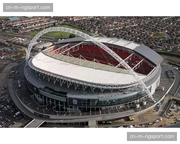 欧足联考察伦敦温布利球场，评估其承办2027年欧冠决赛的可行性