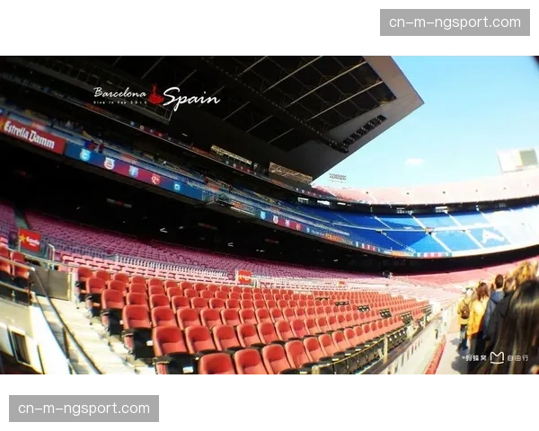 特写:看台上的国家德比,诺坎普出现巨幅“马赛克”抗议TIFO。 特写:看台上的国家德比,诺坎普出现巨幅“马赛克”抗议TIFO。